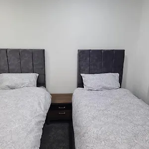  Holiday home 3 Bedroom - Meadowhall, Magna, Utilita Arena, Free Parking, Garden United Kingdom
